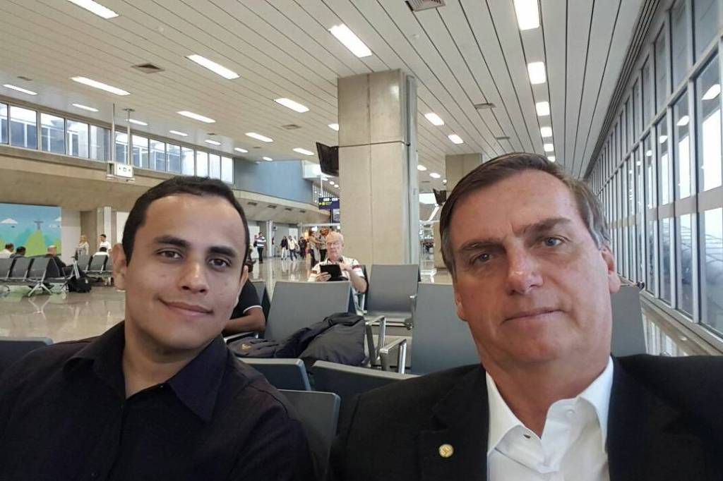 Facebook liga assessor do Planalto a ataques contra opositores de Bolsonaro